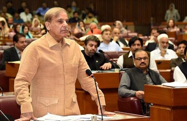 قائد حزب اختلاف نے بجٹ کو عوام دشمن قرار دے کر واپس لینے کا مطالبہ کردیا