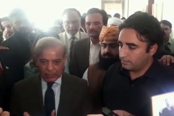 ن لیگ اور پیپلز پارٹی کا بجٹ کی منظوری روکنے کیلئے کمیٹی بنانے کا فیصلہ