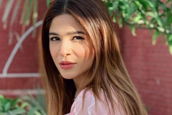 مجھ سے نفرت کرنے کا شکریہ، عائشہ عمر