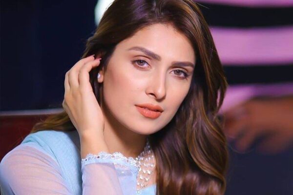 بالی ووڈ سے فلموں کی آفرز ہوئی ہیں، عائزہ خان