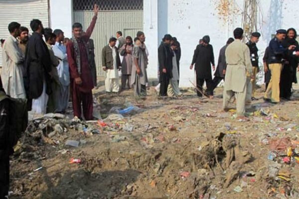 ڈی آئی خان میں پولیس چوکی پر فائرنگ اور اسپتال میں خودکش دھماکا، 6 اہلکار شہید