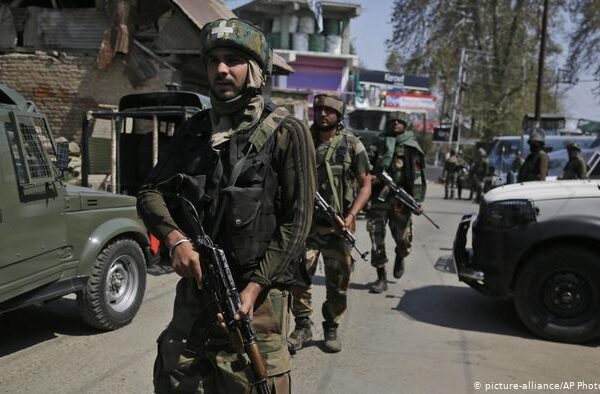 جموں و کشمیر میں دس ہزار اضافی سکیورٹی اہلکار تعینات