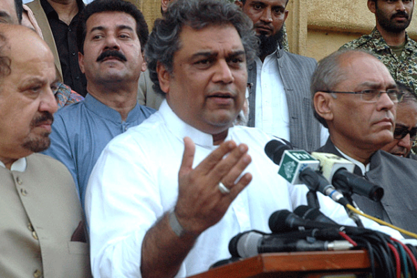علی زیدی کا 14 اگست تک کراچی کی صفائی مکمل کرنے کا دعویٰ علی زیدی کا 14 اگست تک کراچی کی صفائی مکمل کرنے کا دعویٰ