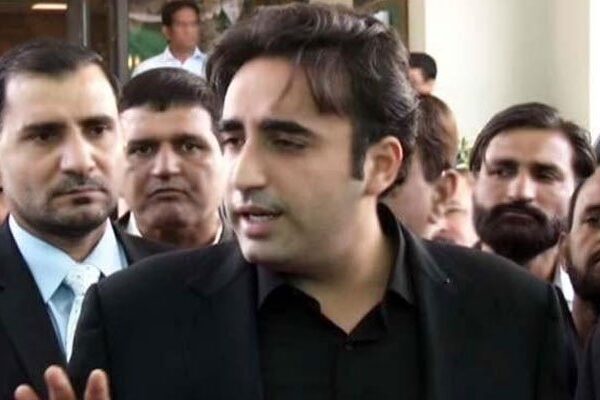 حکومت آصف زرداری کو قتل کرنے کی کوشش کررہی ہے: بلاول کا الزام