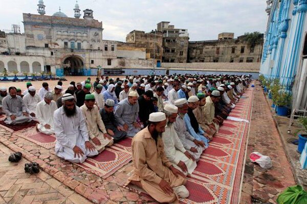 ملک بھر میں عید الاضحیٰ کے اجتماعات، سنت ابراہیمی کی ادائیگی جاری