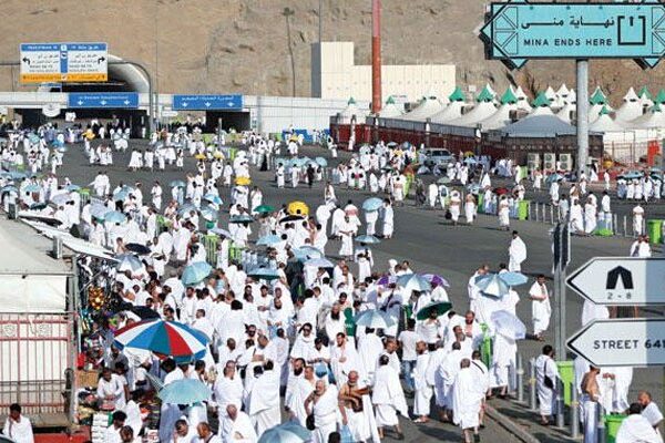 لبیک اللہم لبیک کی صدائیں بلند: دنیا بھر سے آئے لاکھوں عازمین منیٰ روانہ