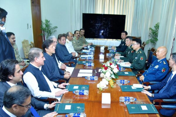 وزیراعظم سے چینی جنرل کی ملاقات، اہم قومی مفادات پر حمایت کے عزم کا اعادہ