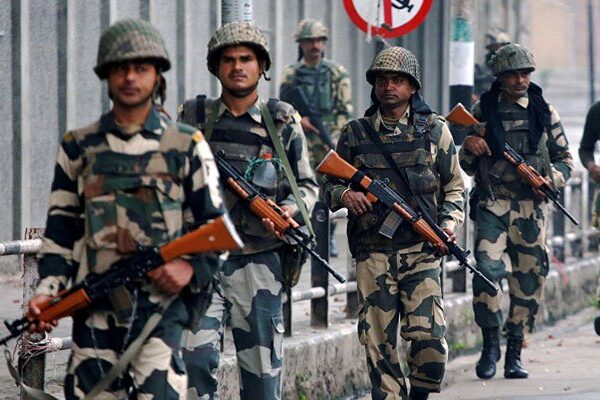 مودی سرکار کا ایک اور گھناؤنا قدم، مقبوضہ کشمیر میں غیر معینہ مدت کیلئے کرفیو نافذ