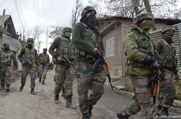بھارت کشمیر میں کیا کرنے کو ہے؟