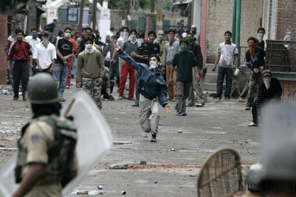 مسئلہ کشمیر کا واحد حل  ”گوریلا جنگ ”