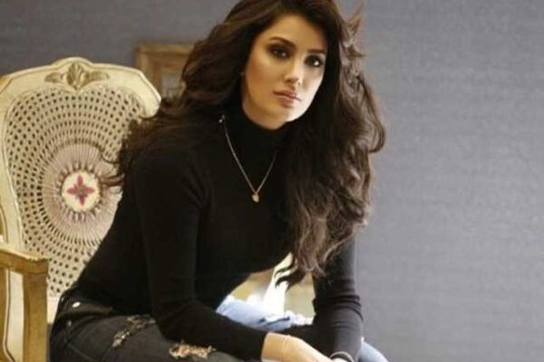 پریانکا حب الوطنی کے لبادے میں نسل پرستی کو ہوا دے رہی ہیں، مہوش حیات