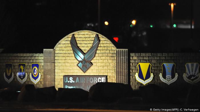 Ramstein Air Base bei Nacht