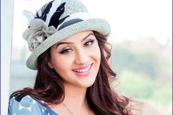 پاکستان میں پرفارم کرنے سے کسی کا باپ نہیں روک سکتا، شلپا شندے