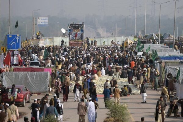 دھرنے کیوں ناکام ہوئے۔۔۔؟