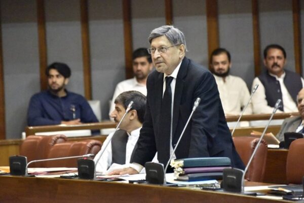 پی پی سینیٹر نے نیب آرڈیننس میں ترمیم کا بل سینیٹ میں پیش کر دیا
