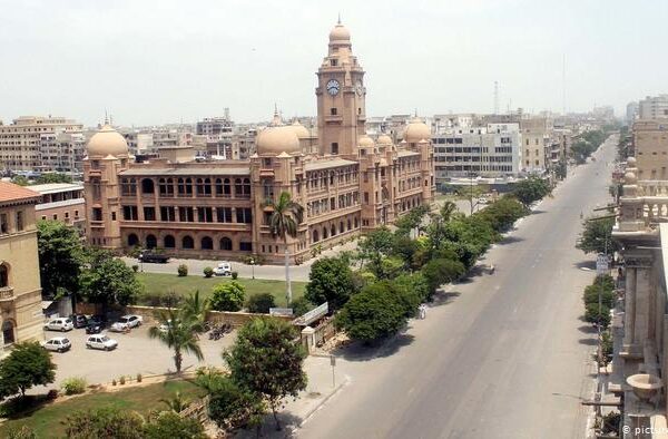کراچی کو ’ٹیک اوور‘ کرنے کی تجویز