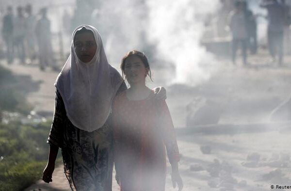 بھارت کشمیر میں نافذ پابندیوں میں نرمی کرے، امریکی اہلکار