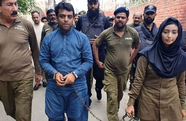 وکیل کے تشدد کا شکار لیڈی پولیس کانسٹیبل نے نوکری چھوڑنے کا فیصلہ کرلیا