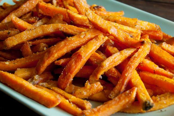 صرف آلو کے چپس کھانے والا نوجوان بینائی سے محروم