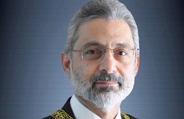 جسٹس قاضی کیخلاف صدارتی ریفرنس کی سماعت کرنے والا لارجر بینچ ٹوٹ گیا