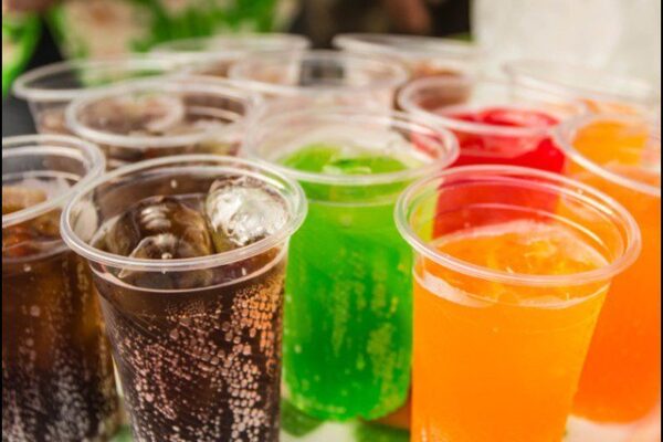 سوڈا ڈرنک پینے والوں کو ناگہانی موت کا زیادہ خطرہ ہوتا ہے، رپورٹ