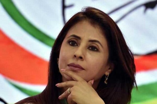 کشمیریوں کے حق میں آواز اٹھانے پر ارمیلا غدار قرار