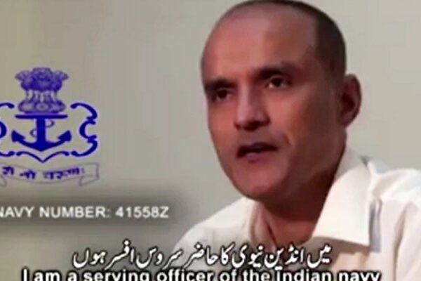 کلبھوشن سے ملاقات، بھارتی ڈپٹی ہائی کمشنر کی جامہ تلاشی، جوتے اتروائے گئے
