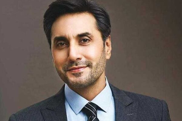 عدنان صدیقی نے ملی نغمے کی دھن بجا کر ایوارڈ تقریب اپنے نام کر لی