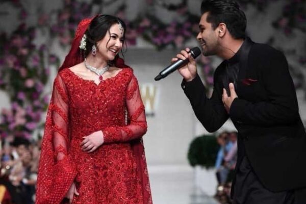 ہانیہ عامر کی عاصم اظہر کیساتھ گانا گانے کی ویڈیو وائرل