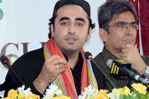 حکومت کو گھر بھیجنے کے مطالبے پر مولانا فضل الرحمان کے ساتھ ہیں : بلاول بھٹو