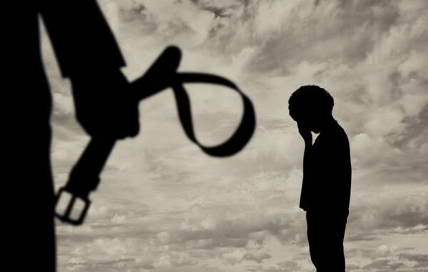 کیا یہی تبدیلی ہے ۔۔ بچے کو برہنہ کر کے تشدد ۔۔؟