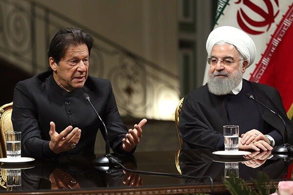 سعودیہ، ایران کشیدگی: وزیراعظم عمران خان مصالحت کیلئے تہران پہنچ گئے