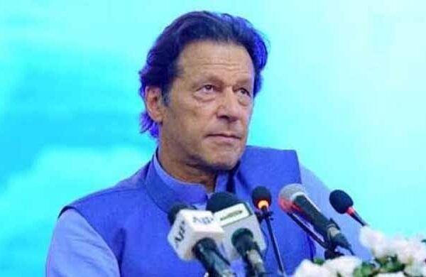 جتنی بلیک میلنگ کر لیں، جب تک زندہ ہوں، این آر او نہیں دوں گا: وزیراعظم