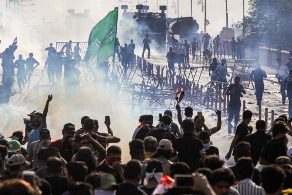 عراق بھر میں پرتشدد احتجاجی مظاہرے، ہلاکتوں کی تعداد سات ہو گئی
