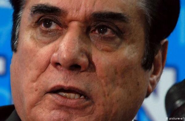 آرمی چیف کو نیب کی شکایت لگائی ہے، تاجر