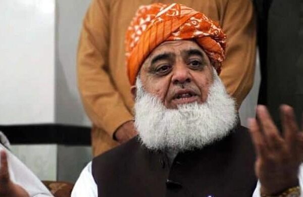مولانا فضل الرحمان نے حکومت کے خاتمے کی پیشگوئی کر دی