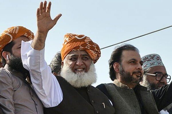 احتساب کے نام پر سیاستدانوں کیخلاف ڈرامے اب مزید نہیں چلیں گے: فضل الرحمان