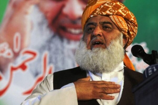 کیا مولانا فضل الرحمان 27 اکتوبر کو تابوت میں کیل ٹھونک دیں گے