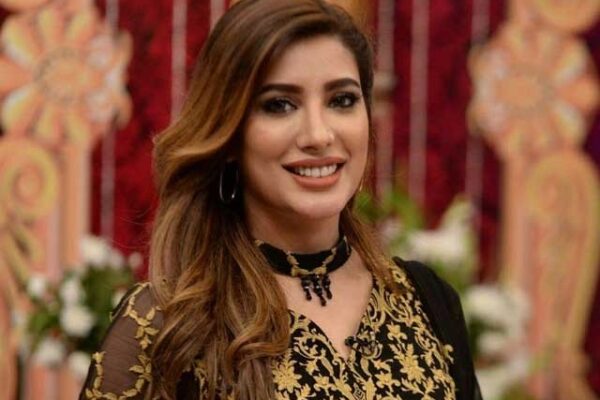 مہوش حیات کا خود پر تنقید کرنے والوں کو کرارا جواب