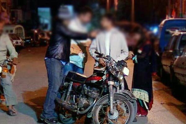کراچی میں ڈاکو نے شہری اور شہری نے ڈاکو کو لوٹ لیا