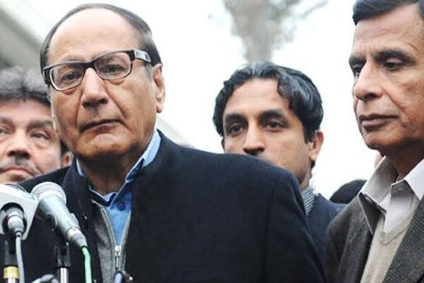اناڑی کھلاڑیوں نے عمران خان کو حکومتی رٹ قائم کرنے کا مشورہ دیا: چوہدری شجاعت