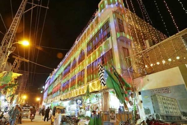 عیدمیلاالنبی ﷺ آج مذہبی جوش و جذبے سے منائی جا رہی ہے