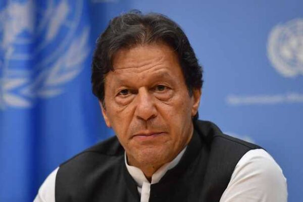 عمران خان اس ملک اور قوم پر بھی رحم کھائیں: تجزیہ کار