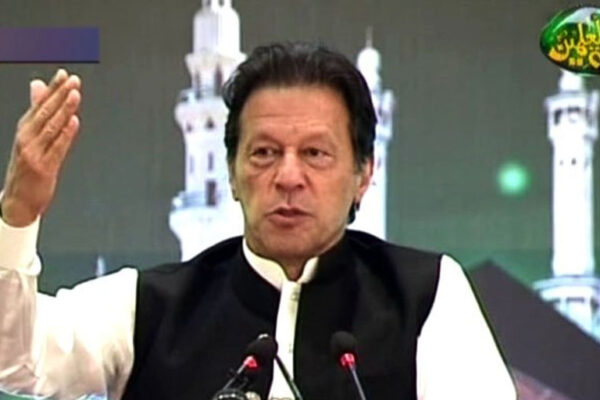 لوٹ مار کرنے والوں پر رحم اور این آر او سے معاشرے کا بیڑا غرق ہوتا ہے، وزیراعظم