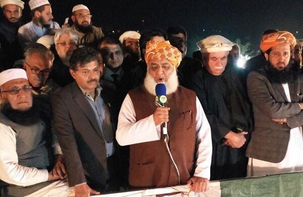 آزادی مارچ کا نواں روز: دھرنے کے شرکاء ایچ نائن گراؤنڈ میں موجود