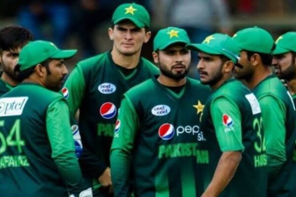 پاکستانی کرکٹ، ہاکی کے نقشِ قدم پر
