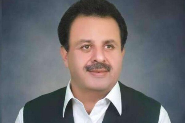 خیبر پختونخوا کے وزیر تعلیم اکبر ایوب خان میٹرک پاس نکلے