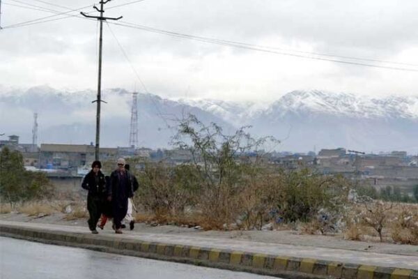 شدید ٹھنڈ، ملک بھر میں بارشیں، پہاڑوں پر برف باری، سلسلہ 2 روز جاری رہے گا