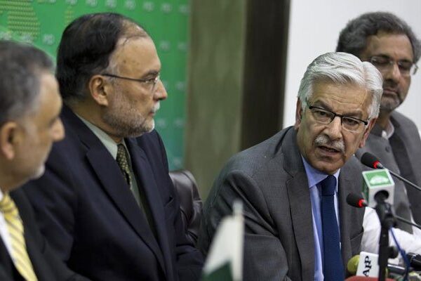 نظریے کی بات کرنیوالے دیکھیں، مریم باہر نہیں جا سکتیں اور بھتیجے قید میں ہیں