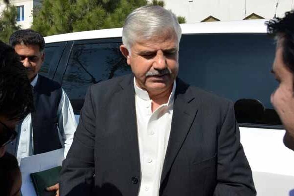 خیبرپختونخوا حکومت میں شدید اختلافات، وزیراعلیٰ پر سنگین الزامات